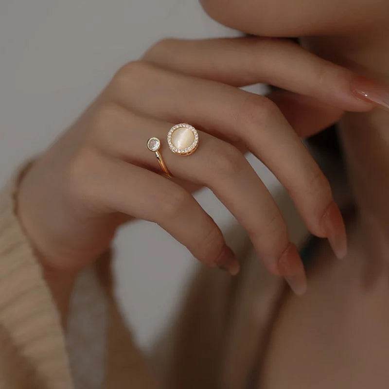 Opalya - La douceur opaline entre vos doigts.